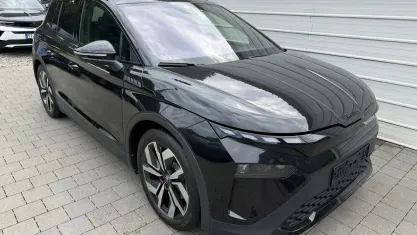 Neu Skoda Elroq SportLine 150 kW (204 PS) 2026 Blackmagic perleffekt SUV