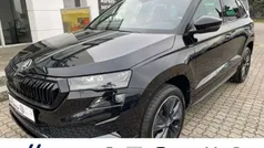 Schwarz metallic Neu 2025 Skoda Karoq SportLine SUV | 37.514 € (Fairer Preis)