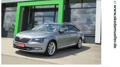 Grau Gebraucht 2016 Skoda Superb Style Kombi | 15.990 € (Fairer Preis)