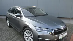Grau Gebraucht 2024 Skoda Octavia Selection Limousine | 32.990 € (Fairer Preis)