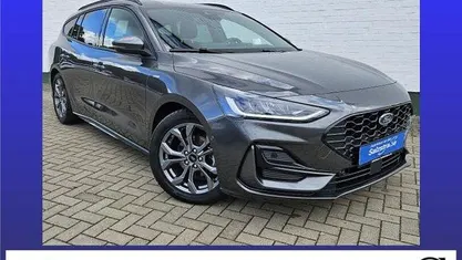 Magneticgrau (metallic) Gebraucht 2024 Ford Focus ST-Line Kombi | 25.698 € (Fairer Preis)