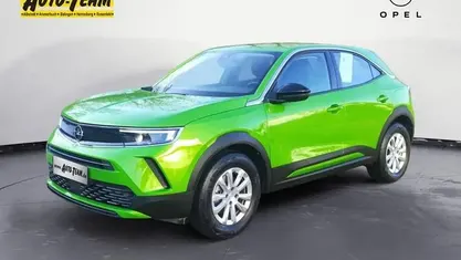 Matcha grün metallic Gebraucht 2022 Opel Mokka-e Edition SUV | 17.900 € (Fairer Preis)