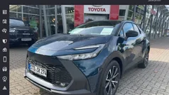 Dunkel türkisblau metallic/ dach schwarz (blau) Gebraucht 2024 Toyota C-HR Team SUV | 34.690 € (Fairer Preis)