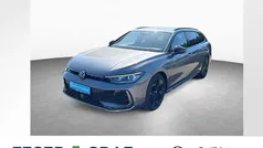 Diabasgrau metallic Gebraucht 2024 VW Passat R-line Kombi | 36.350 € (Superpreis)