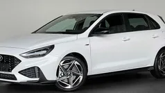 Weiss / atlasweiss Neu 2024 Hyundai i30 N Line Kleinwagen | 24.970 € (Fairer Preis)
