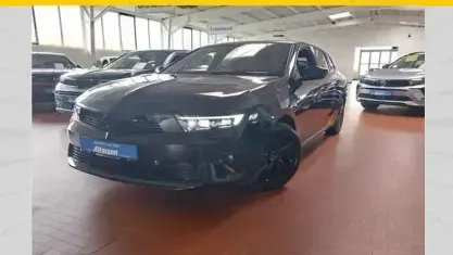 Gebraucht Opel Astra 131 PS (96 kW) 2025 Lackierung schwarz perla nera/ Kombi