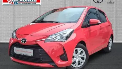 Gebraucht Toyota Yaris Comfort 72 PS (52 kW) 2020 Rot Kleinwagen