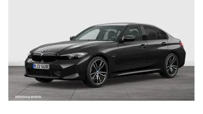 Gebraucht BMW 320e M Sport 163 PS (119 kW) 2022 Schwarz Limousine