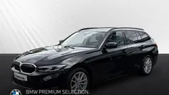 Schwarz Gebraucht 2023 BMW 320 Shadowline Kombi | 36.490 € (Fairer Preis)