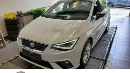 Używany Seat Ibiza FR 110 KM (80 kW) 2023 Biały Hatchback
