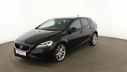 Gebraucht Volvo V40 Momentum 122 PS (89 kW) 2017 Schwarz Kombi