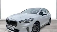 Weiß Gebraucht 2022 BMW 218 Active Tourer Luxury Line Van / Kleinbus | 27.890 € (Fairer Preis)