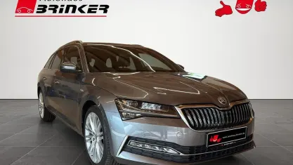 Gebraucht Skoda Superb LAURIN & KLEMENT 200 PS (147 kW) 2023 Graphitegrau metallic Kombi