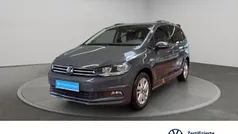 Grau Gebraucht 2025 VW Touran Comfortline Van / Kleinbus | 30.890 € (Fairer Preis)