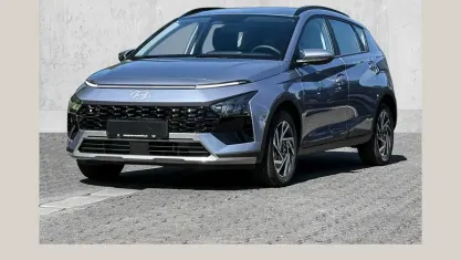 Uusi Hyundai Bayon Trend 101 HP (74 kW) 2025 Sininen Katumaasturi