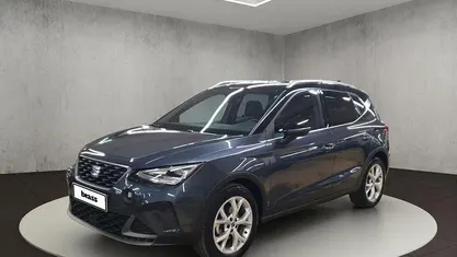 Gebraucht Seat Arona FR 110 PS (80 kW) 2023 Magnetic grau metallic / midnight schwarz metallic SUV
