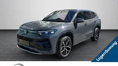 Delfingrau metallic Gebraucht 2025 VW Tayron R-line SUV | 52.770 € (Superpreis)