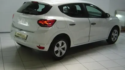 Gebraucht Dacia Sandero Essentiel 67 PS (49 kW) 2025 Weiß Limousine
