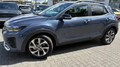 Neu Kia Stonic GT-Line 101 PS (74 kW) 2026 Blau SUV