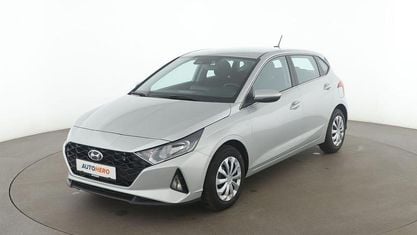 Gebraucht Hyundai i20 Select 101 PS (74 kW) 2021 Silber Kleinwagen