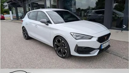 Weiss Gebraucht 2025 Cupra Leon VZ Limousine | 34.990 € (Superpreis)