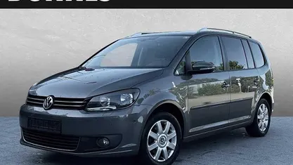 Grau Gebraucht 2013 VW Touran Life Van / Kleinbus | 8.995 € (Fairer Preis)