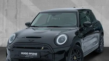 Zweiton metallic lackierung Gebraucht 2021 Mini Cooper SE Classic Kleinwagen | 17.489 € (Fairer Preis)