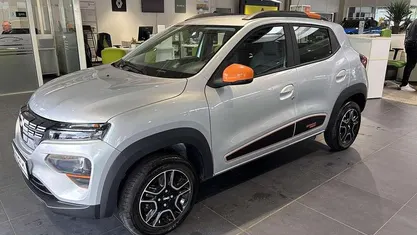 Gebraucht 2023 Dacia Spring Essentiel Kleinwagen | 12.990 € (Fairer Preis)