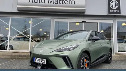 Grün hunter green Gebraucht 2023 MG MG4 EV Kleinwagen | 30.990 € (Fairer Preis)