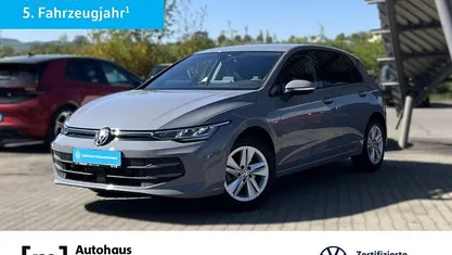 Gebraucht VW Golf VIII Life 116 PS (85 kW) 2024 Mondsteingrau Limousine