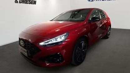 Rot Neu 2025 Hyundai i30 Advantage Limousine | 26.450 € (Fairer Preis)