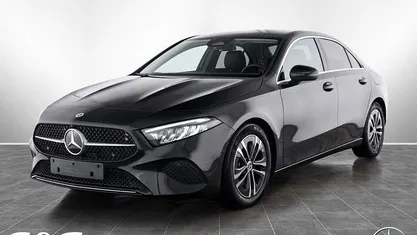 Gebraucht 2024 Mercedes A200 Progressive Limousine | 30.977 € (Fairer Preis)
