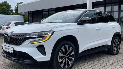 Perlmuttweiss metallic/dach i Gebraucht 2024 Renault Austral Techno SUV | 27.900 € (Fairer Preis)