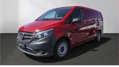 Rot Gebraucht 2021 Mercedes Vito Van / Kleinbus | 21.123 € (Fairer Preis)