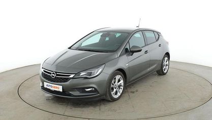 Używany Opel Astra 125 KM (91 kW) 2018 Czarny Sedan/Limuzyna