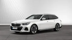 Mineralweiss metallic Gebraucht 2024 BMW 520 M Sport Kombi | 54.777 € (Fairer Preis)