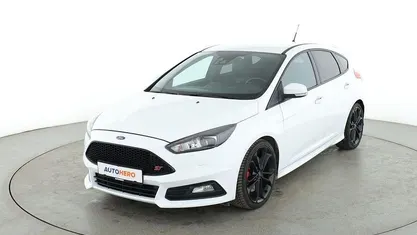 Gebraucht Ford Focus ST 250 PS (183 kW) 2016 Weiß Limousine
