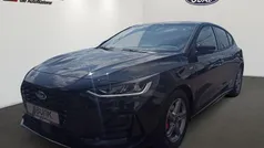 Agate black metallic Gebraucht 2023 Ford Focus ST-Line | 25.990 € (Fairer Preis)
