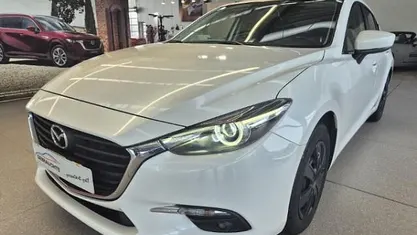 Weiss Gebraucht 2017 Mazda 3 Kizoku Limousine | 13.490 € (Fairer Preis)
