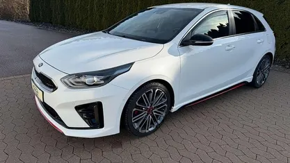 Weiß Gebraucht 2019 Kia Ceed GT Limousine | 18.690 € (Fairer Preis)