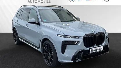 Brooklyn grau metallic Gebraucht 2025 BMW X7 M Sport SUV | 94.490 € (Superpreis)