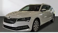 Weiß Gebraucht 2022 Skoda Superb Style Kombi | 30.480 € (Fairer Preis)