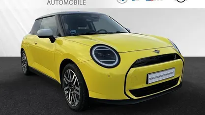 Gebraucht Mini Cooper SE 160 kW (218 PS) 2024 Sunny side yellow Kleinwagen