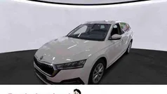 Weiss Gebraucht 2023 Skoda Octavia Style Kombi | 22.922 € (Fairer Preis)