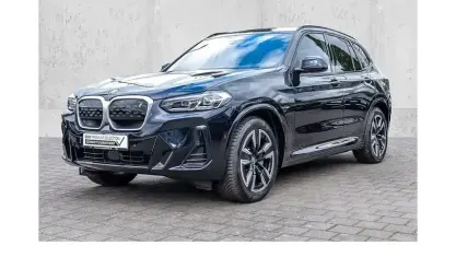 Gebraucht BMW iX3 M Sport 210 kW (286 PS) 2024 Schwarz SUV