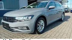 Grau Gebraucht 2023 VW Passat Business Kombi | 26.570 € (Guter Preis)
