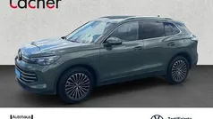 Cipressinogrün metallic Gebraucht 2024 VW Tiguan Elegance SUV | 37.290 € (Fairer Preis)