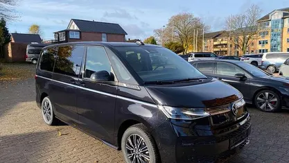 Deep black perleffekt Neu 2025 VW Multivan Style Van | 58.980 € (Fairer Preis)