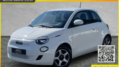Gebraucht Fiat 500e Passion 86 kW (118 PS) 2021 Arktis weiss Limousine