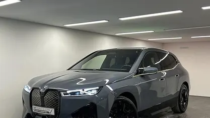 Grau Gebraucht 2025 BMW iX Sport Line SUV | 93.450 €